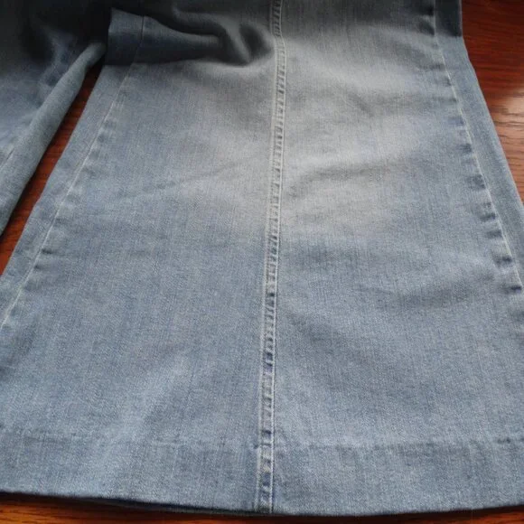 NEW PILCRO by Anthropologie Grassland Mid-Rise Wide-Leg Crop Jeans Size 29, $148 - Picture 9 of 11